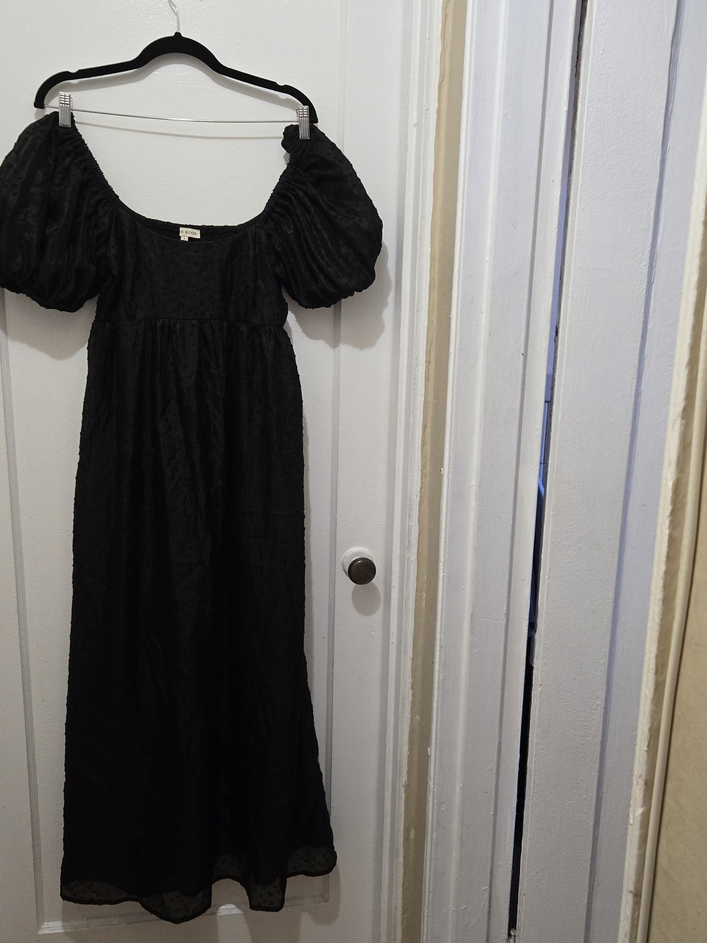 Moon River Black Puff-Sleeve Maxi Dress